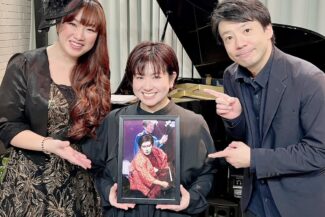 <span class="title">2026.04.23.THU<br>宝塚 夢の座談会<br>〜LIVEを添えて〜vol.4</span>